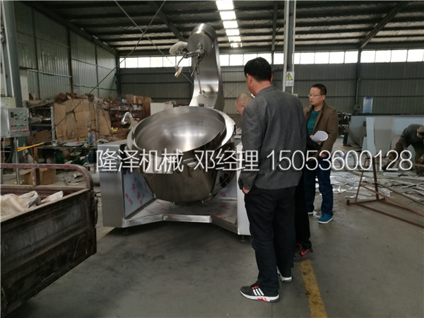 河南客户来bsports机械考察电磁红烧酱炒锅