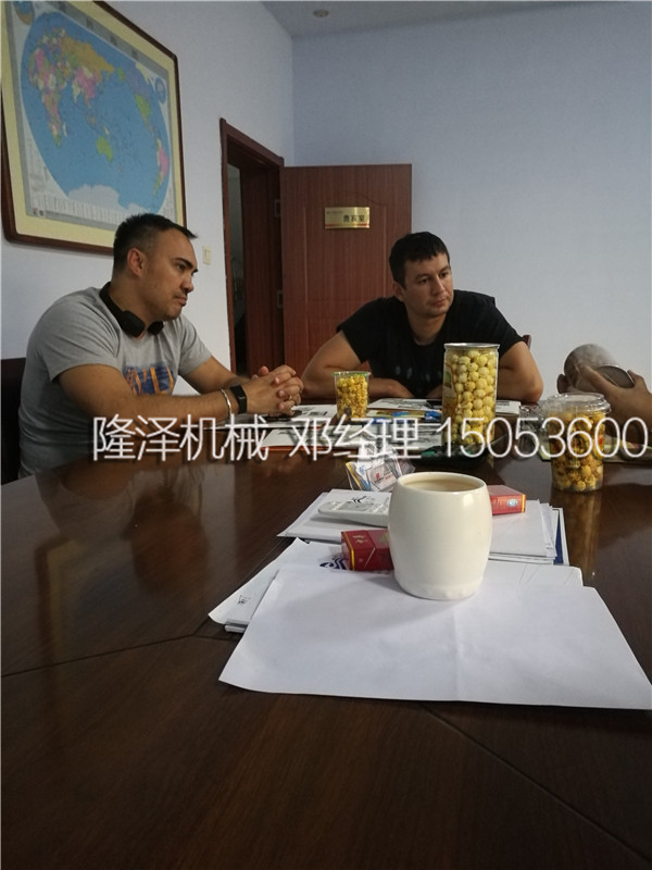 热烈欢迎乌兹别克斯坦客户莅临bsports机械参观考察